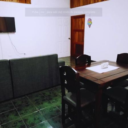 Casa Kros Quepos Εξωτερικό φωτογραφία
