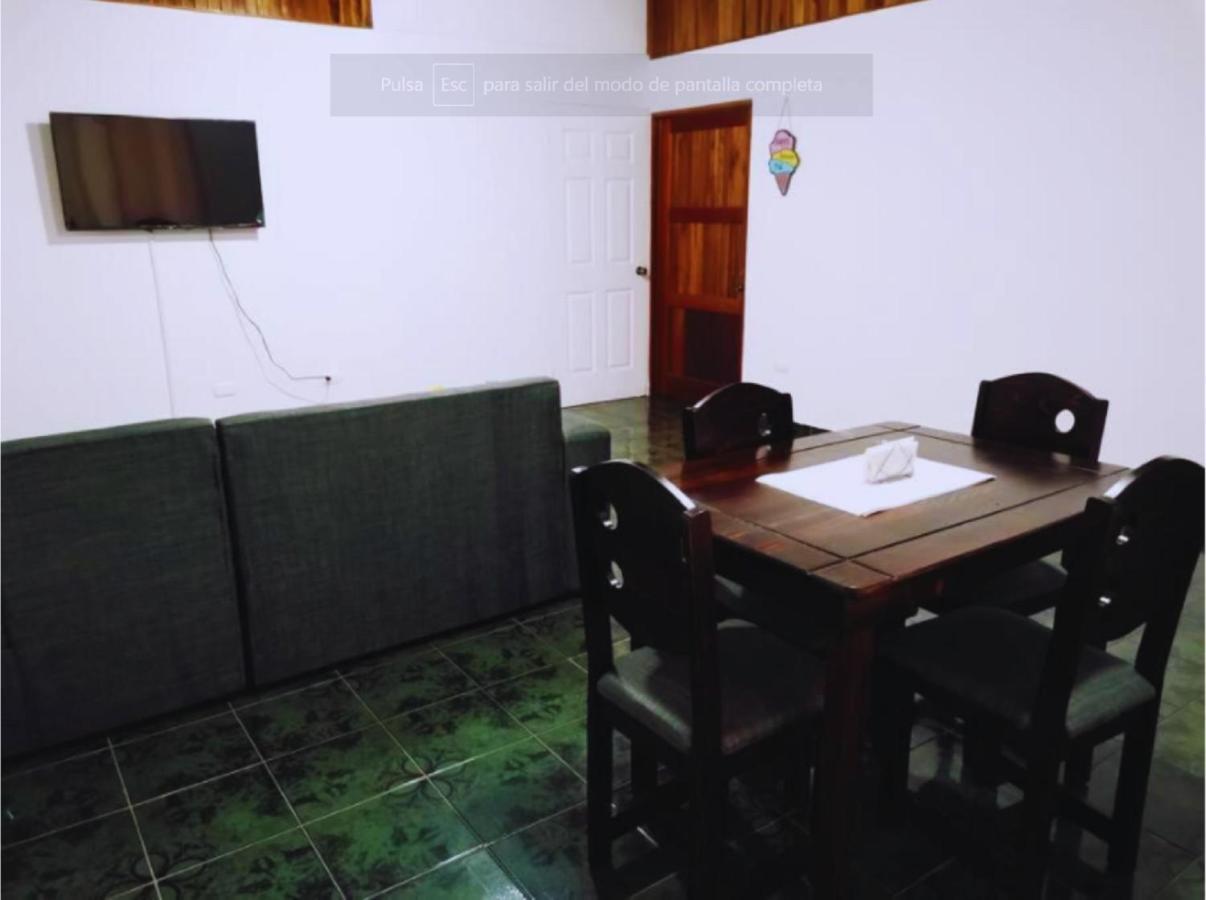 Casa Kros Quepos Εξωτερικό φωτογραφία