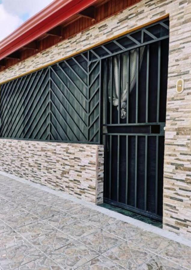 Casa Kros Quepos Εξωτερικό φωτογραφία